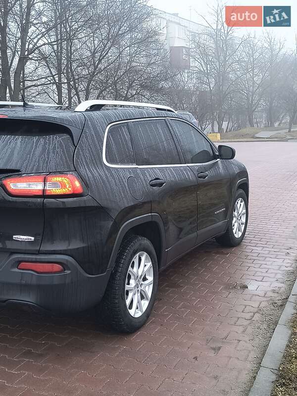Внедорожник / Кроссовер Jeep Cherokee 2014 в Хмельницком