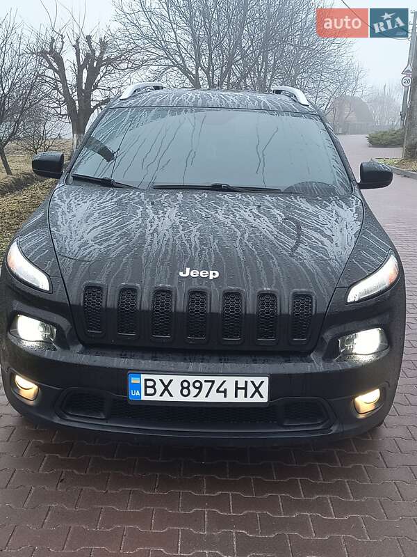 Внедорожник / Кроссовер Jeep Cherokee 2014 в Хмельницком