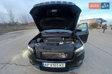 Внедорожник / Кроссовер Jeep Cherokee 2019 в 
