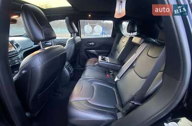 Внедорожник / Кроссовер Jeep Cherokee 2019 в 