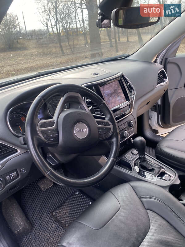 Внедорожник / Кроссовер Jeep Cherokee 2019 в Львове