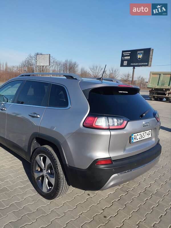 Внедорожник / Кроссовер Jeep Cherokee 2018 в Киеве