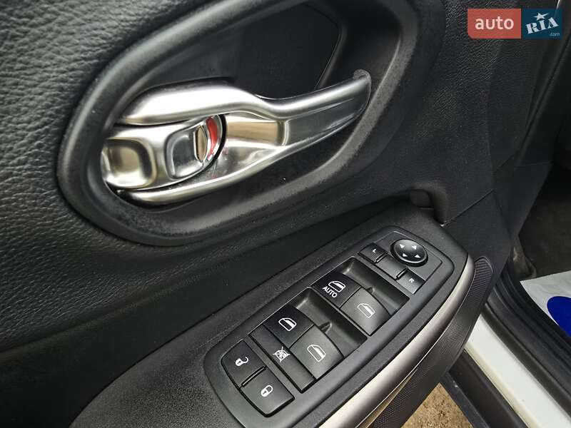 Позашляховик / Кросовер Jeep Cherokee 2018 в Львові