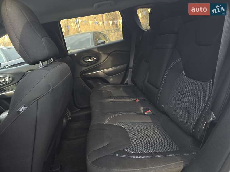 Позашляховик / Кросовер Jeep Cherokee 2018 в Львові