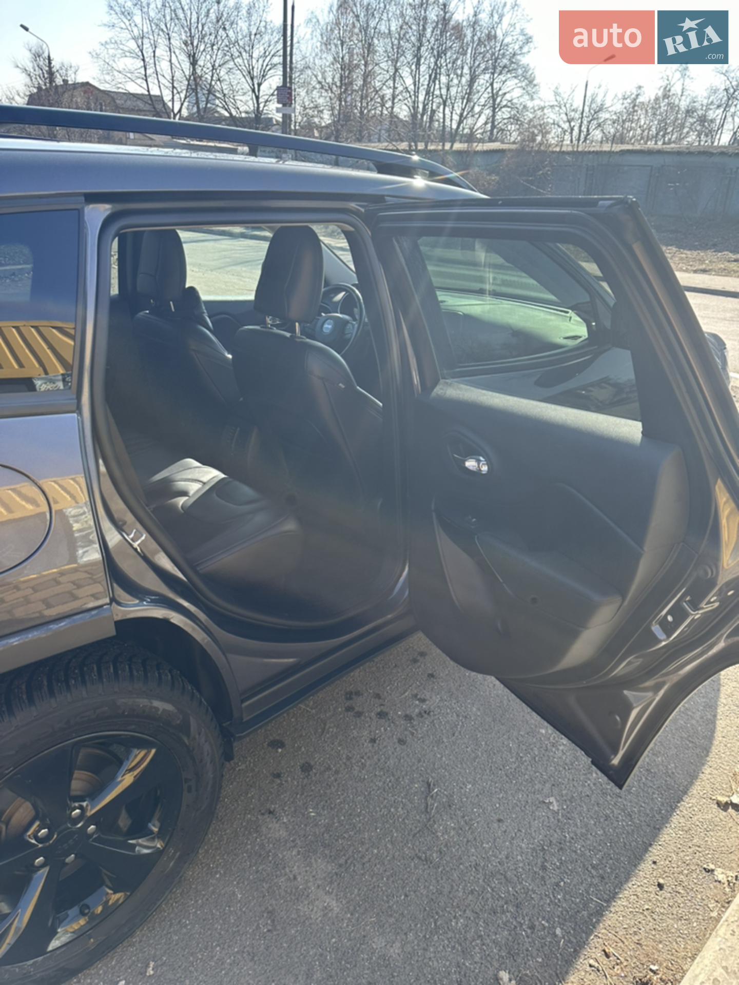2019 Jeep Cherokee - мініатюра 22