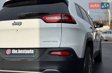 Позашляховик / Кросовер Jeep Cherokee 2016 в 