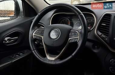 Позашляховик / Кросовер Jeep Cherokee 2016 в 