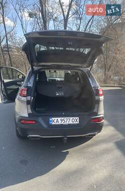 Внедорожник / Кроссовер Jeep Cherokee 2015 в 