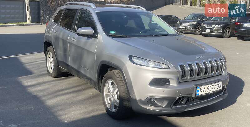 Внедорожник / Кроссовер Jeep Cherokee 2015 в 