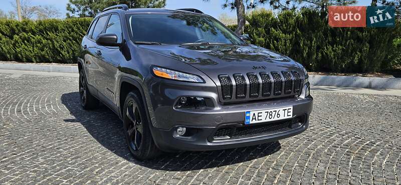 Позашляховик / Кросовер Jeep Cherokee 2017 в 