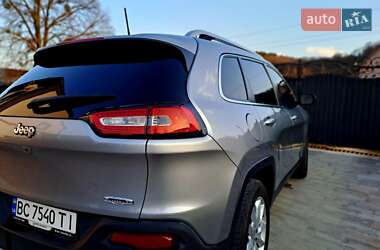 Внедорожник / Кроссовер Jeep Cherokee 2016 в 