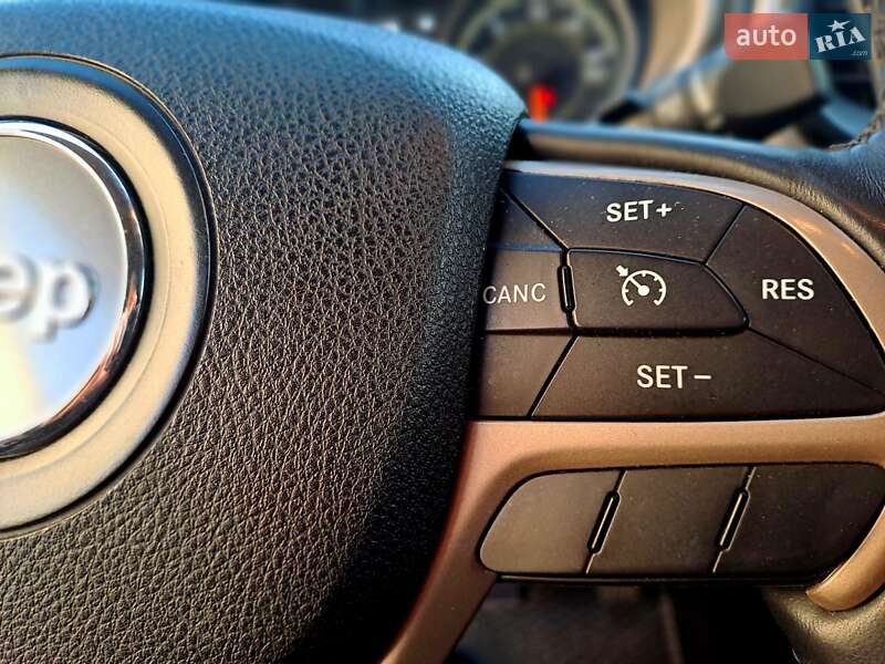 Позашляховик / Кросовер Jeep Cherokee 2016 в Жовкві фото 34 Позашляховик / Кросовер Jeep Cherokee 2016 в Жовкві