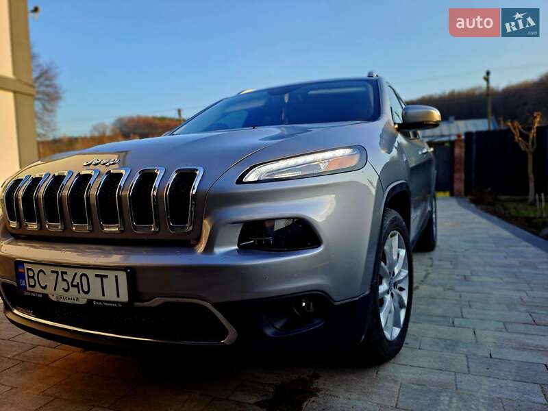 Внедорожник / Кроссовер Jeep Cherokee 2016 в 