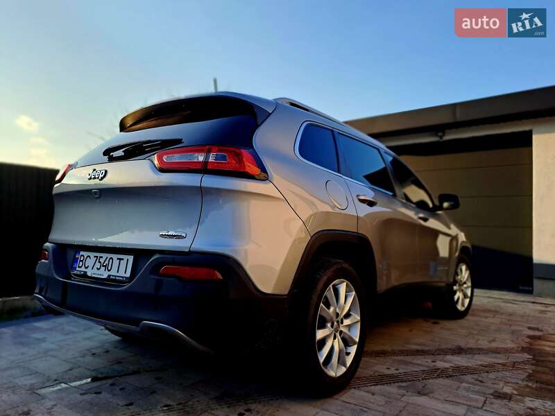 Позашляховик / Кросовер Jeep Cherokee 2016 в Жовкві фото 44 Позашляховик / Кросовер Jeep Cherokee 2016 в Жовкві