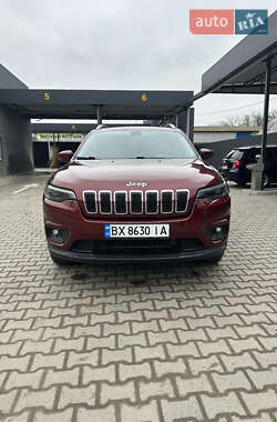 Позашляховик / Кросовер Jeep Cherokee 2018 в 