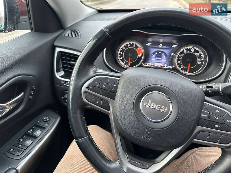 Внедорожник / Кроссовер Jeep Cherokee 2019 в Полтаве фото 14 Внедорожник / Кроссовер Jeep Cherokee 2019 в Полтаве