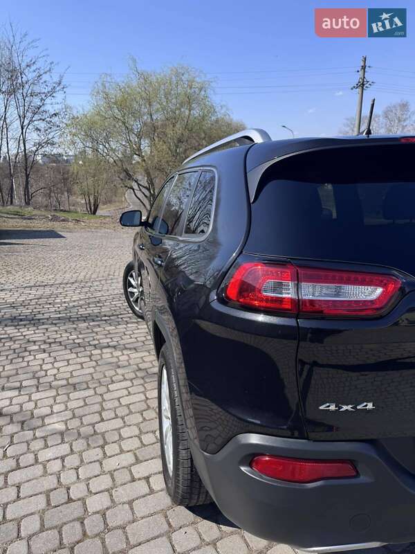 Внедорожник / Кроссовер Jeep Cherokee 2015 в Львове