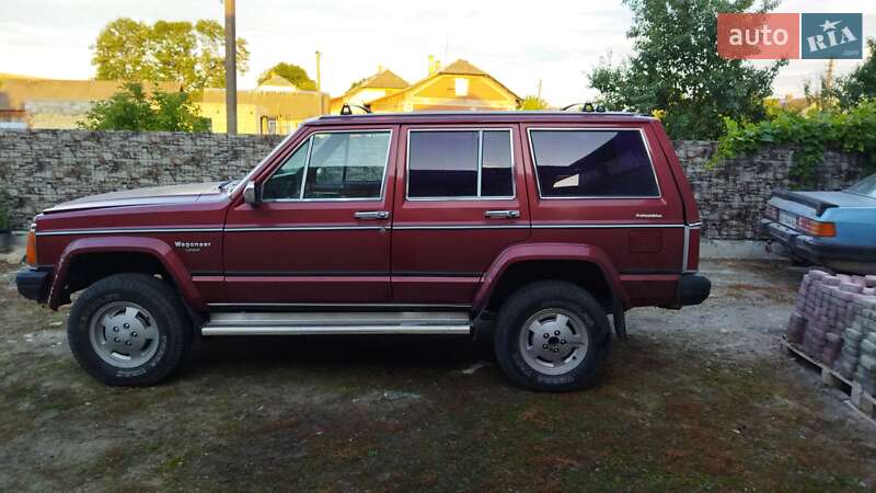 Внедорожник / Кроссовер Jeep Cherokee 1988 в Бережанах
