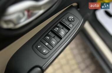 Внедорожник / Кроссовер Jeep Cherokee 2014 в 