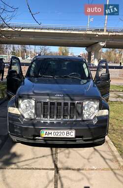 Позашляховик / Кросовер Jeep Cherokee 2011 в 