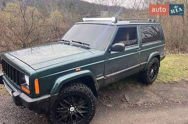 Внедорожник / Кроссовер Jeep Cherokee 2000 в 