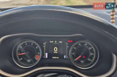 Внедорожник / Кроссовер Jeep Cherokee 2013 в 