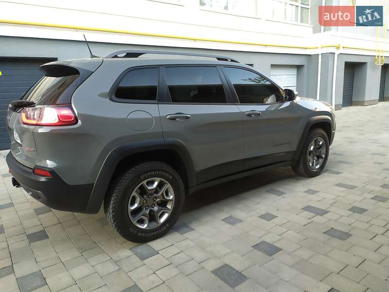 Внедорожник / Кроссовер Jeep Cherokee 2019 в Ивано-Франковске