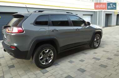 Внедорожник / Кроссовер Jeep Cherokee 2019 в 
