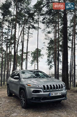 Внедорожник / Кроссовер Jeep Cherokee 2015 в Ровно