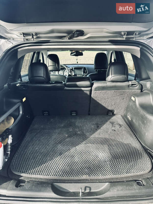 Позашляховик / Кросовер Jeep Cherokee 2015 в Рівному фото 20 Позашляховик / Кросовер Jeep Cherokee 2015 в Рівному