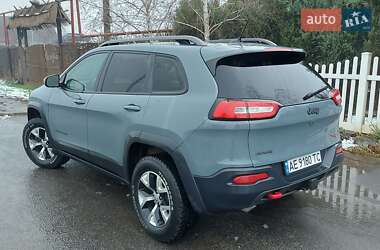 Внедорожник / Кроссовер Jeep Cherokee 2015 в 