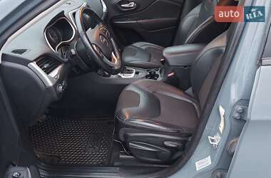 Внедорожник / Кроссовер Jeep Cherokee 2015 в 