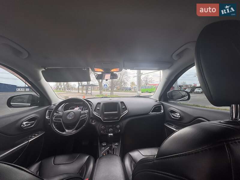 Внедорожник / Кроссовер Jeep Cherokee 2018 в Одессе