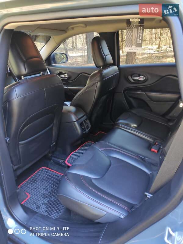 Позашляховик / Кросовер Jeep Cherokee 2015 в Охтирці