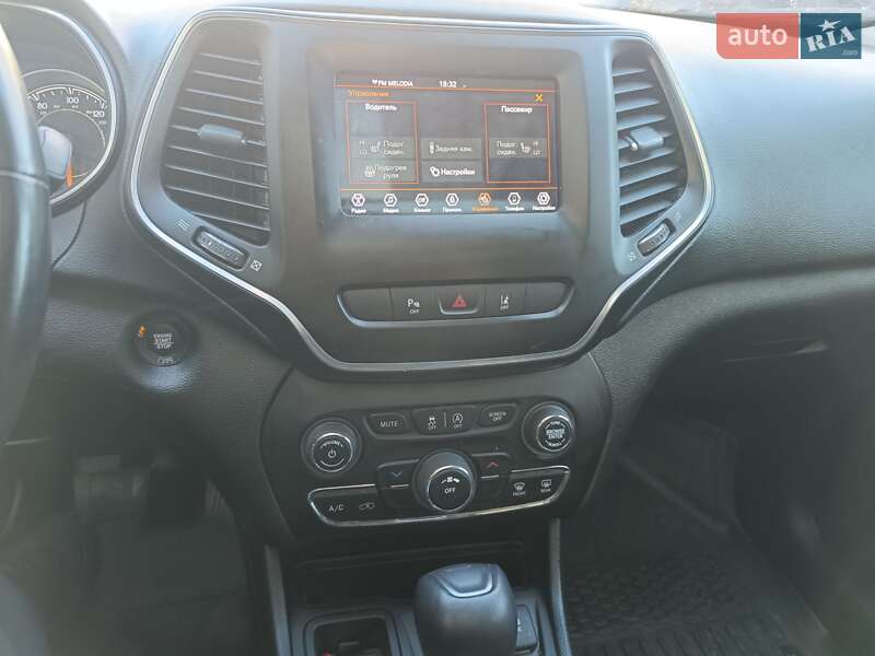 Внедорожник / Кроссовер Jeep Cherokee 2020 в Киеве