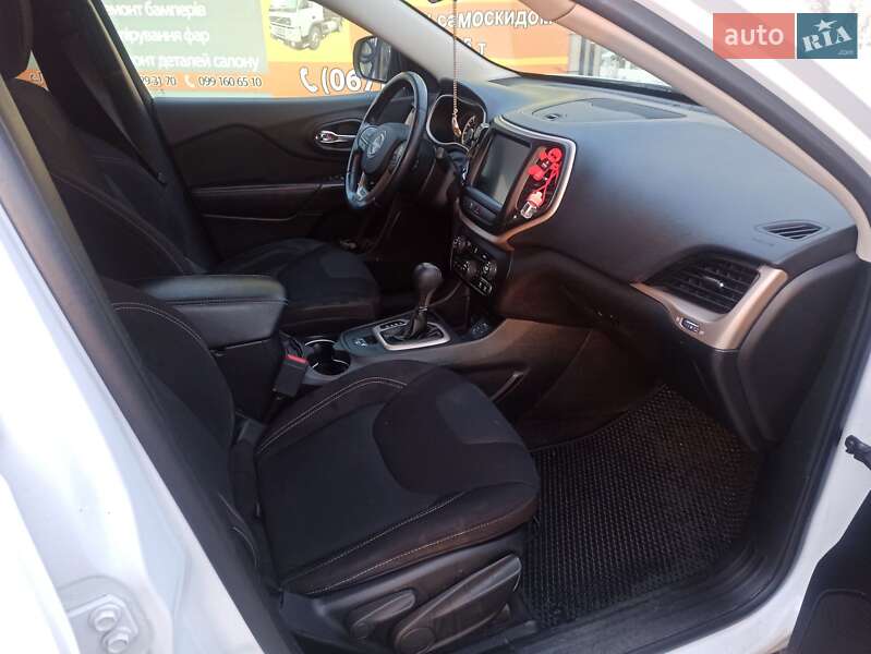 Внедорожник / Кроссовер Jeep Cherokee 2016 в Тернополе