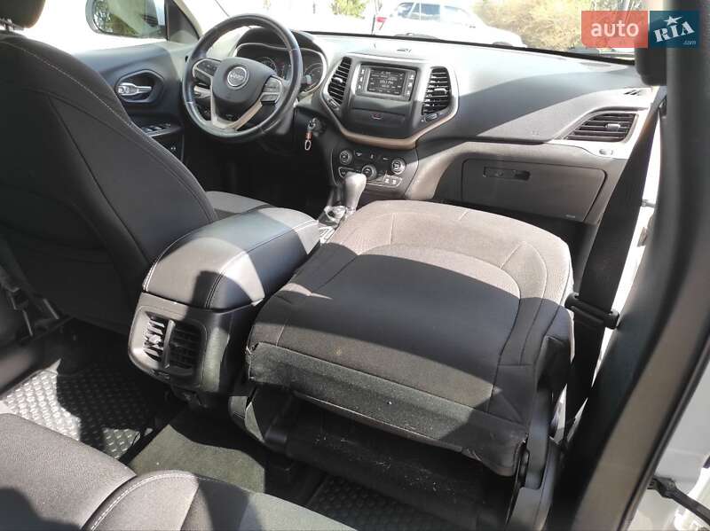 Позашляховик / Кросовер Jeep Cherokee 2014 в Києві