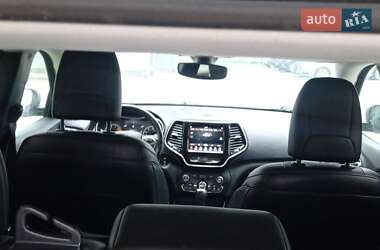 Внедорожник / Кроссовер Jeep Cherokee 2019 в 