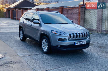 Внедорожник / Кроссовер Jeep Cherokee 2015 в 