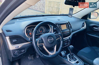 Внедорожник / Кроссовер Jeep Cherokee 2015 в 