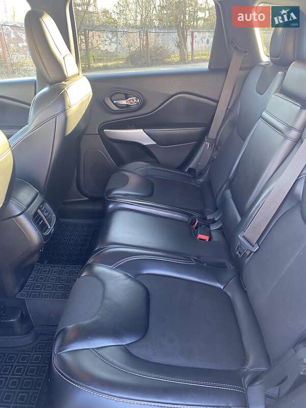 Позашляховик / Кросовер Jeep Cherokee 2017 в Нетішині