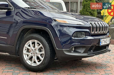 Внедорожник / Кроссовер Jeep Cherokee 2015 в 