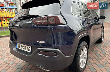 Внедорожник / Кроссовер Jeep Cherokee 2015 в 