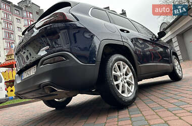 Внедорожник / Кроссовер Jeep Cherokee 2015 в 