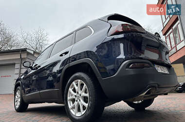 Внедорожник / Кроссовер Jeep Cherokee 2015 в 