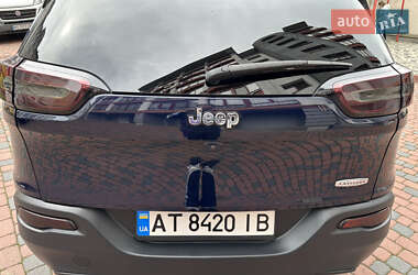 Внедорожник / Кроссовер Jeep Cherokee 2015 в 