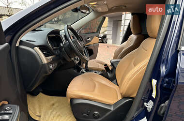 Внедорожник / Кроссовер Jeep Cherokee 2015 в 