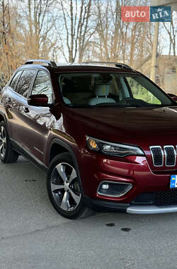 Позашляховик / Кросовер Jeep Cherokee 2019 в 