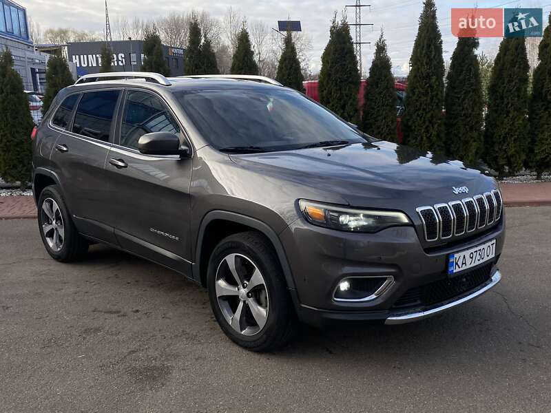 Внедорожник / Кроссовер Jeep Cherokee 2018 в 