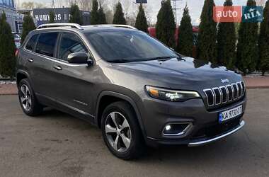 Позашляховик / Кросовер Jeep Cherokee 2018 в 